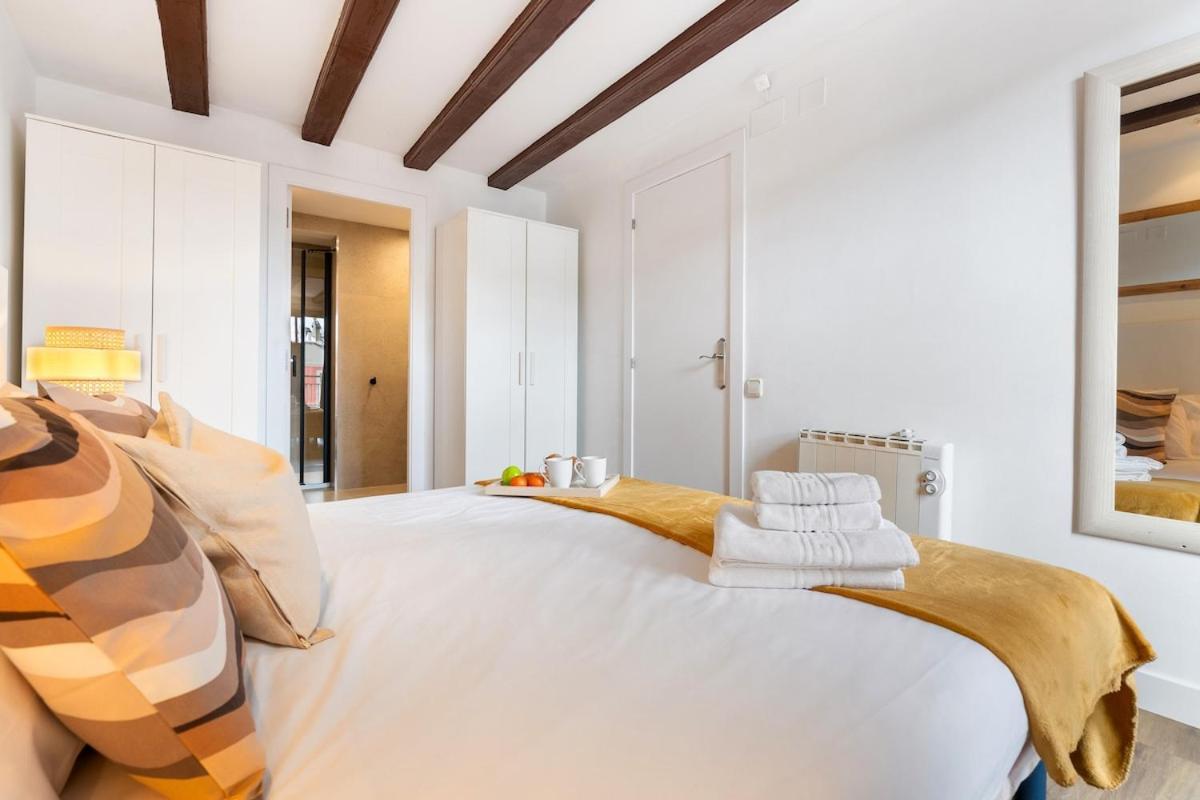 Lodging Apartments Liceu G1 Barselona Dış mekan fotoğraf