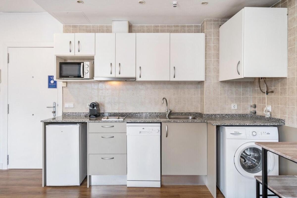 Lodging Apartments Liceu G1 Barselona Dış mekan fotoğraf